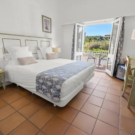Hotel Calina 3*